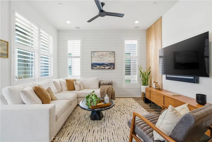 2112 Tidewater Circle, Costa Mesa, California 92627