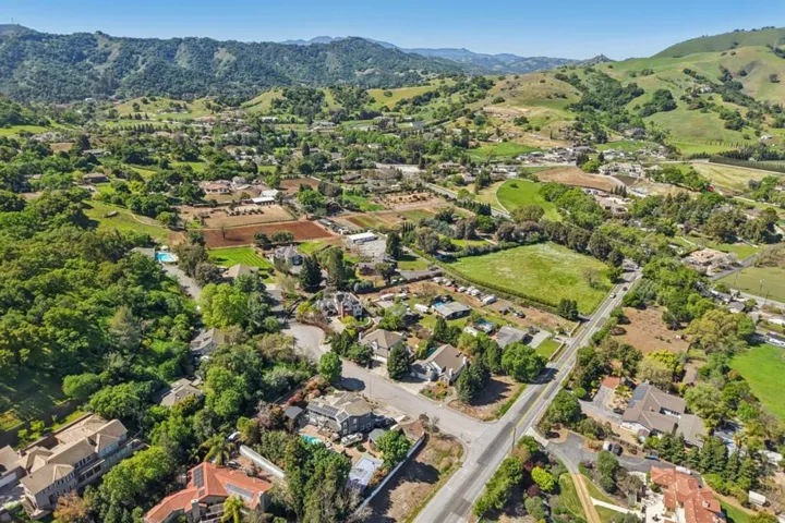 955 La Vista, Morgan Hill, California 95037
