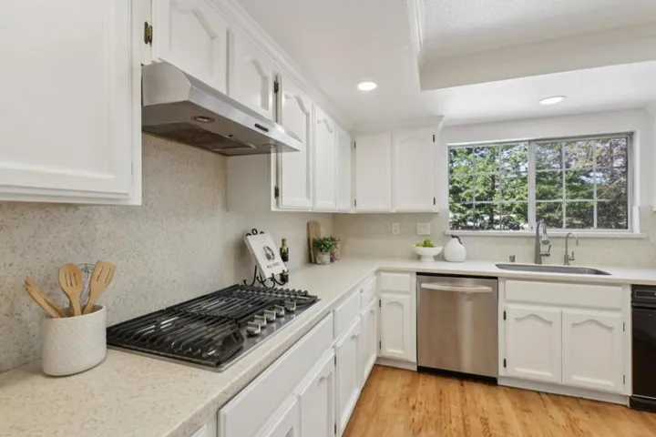 955 La Vista, Morgan Hill, California 95037