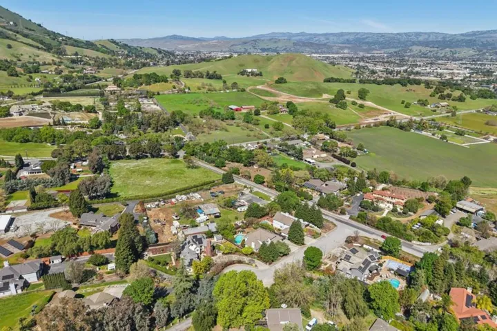 955 La Vista, Morgan Hill, California 95037