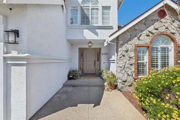 955 La Vista, Morgan Hill, California 95037