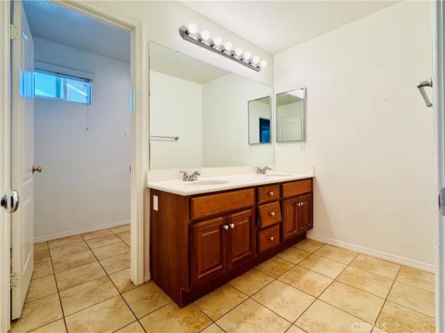 upstair bathroom