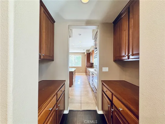 hallway to the kitchen