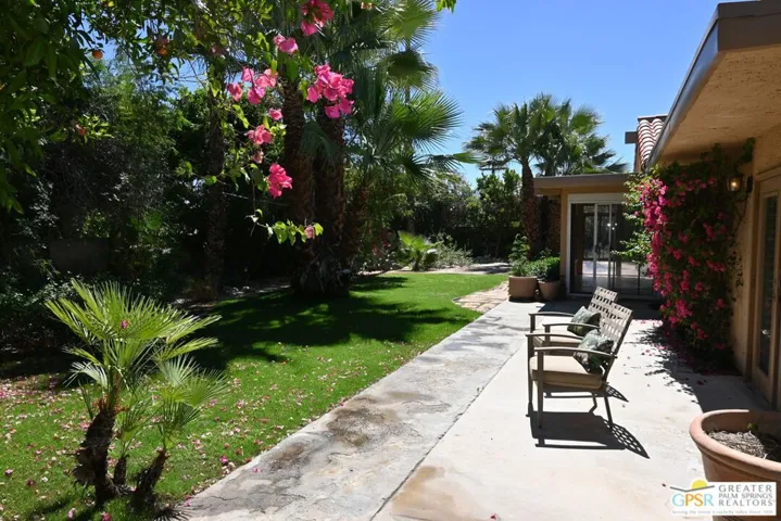 552 N Orchid Tree Lane, Palm Springs, California 92262