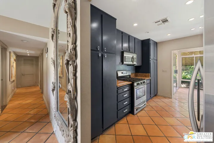 552 N Orchid Tree Lane, Palm Springs, California 92262