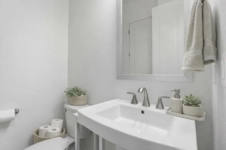 486 Lassen Way, Marina, California 93933