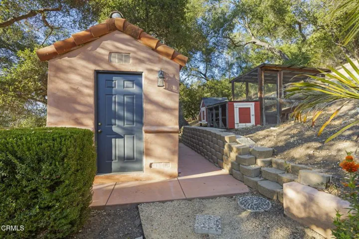 77-web-or-mls-UpmarketMedia_10920-233