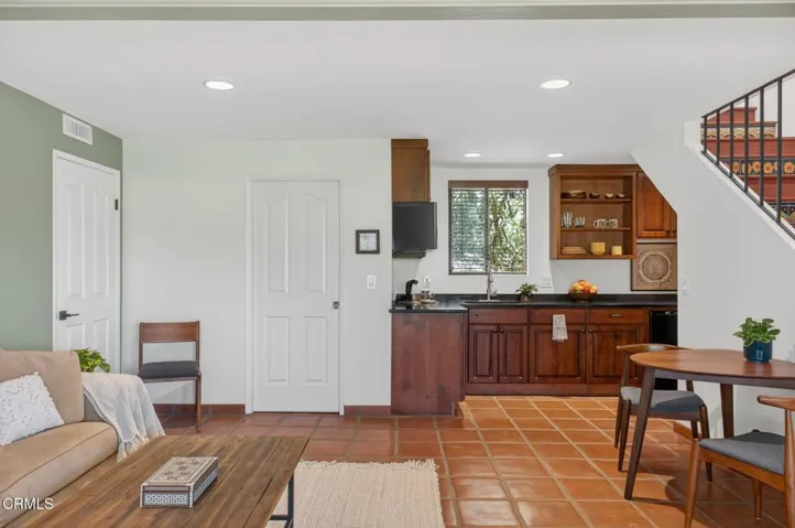 15c-web-or-mls-UpmarketMedia-10920NVen-5