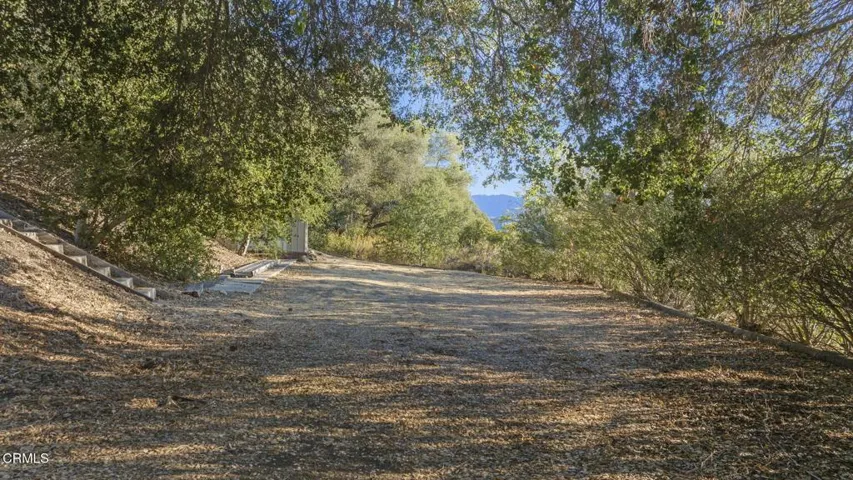 16-web-or-mls-UpmarketMedia_10920_AER-38