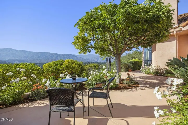 15-web-or-mls-UpmarketMedia_10920-29