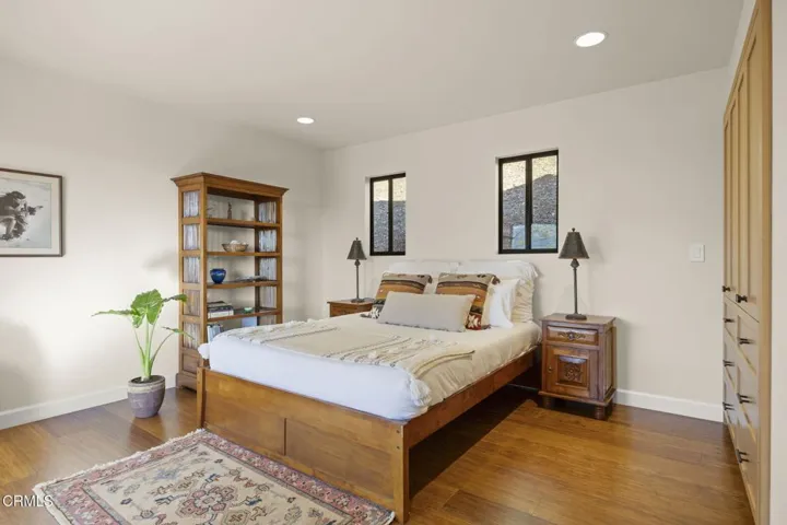 14a-web-or-mls-UpmarketMedia_10920-156