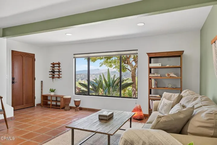 15aa-web-or-mls-UpmarketMedia-10920NVen-