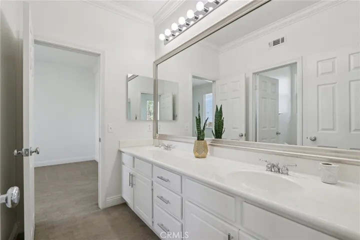 1041 Stanislaus Dr., Corona, California 92881