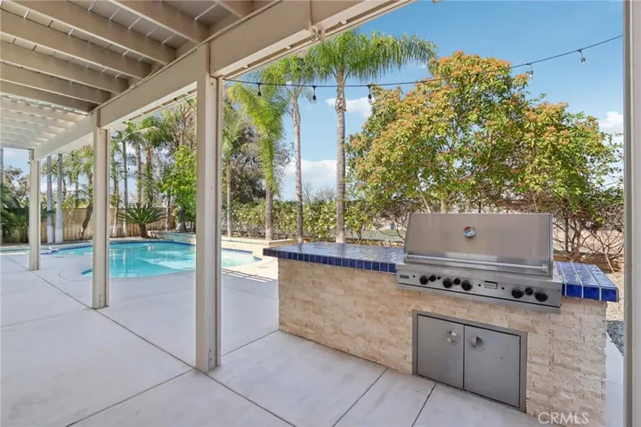 Low-maintenance backyard with mature landscaping and private outdoor setting