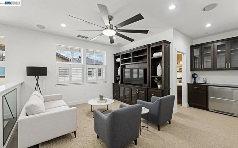 DIGITALLY STAGED LOFT