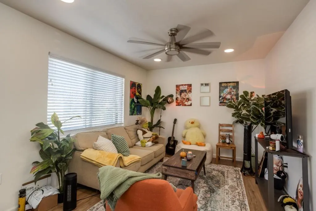 Unit 1120 Living room