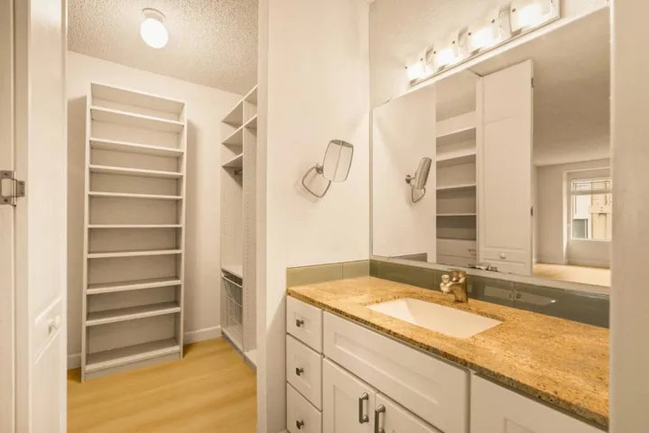 385 Mandarin Drive 11, Daly City, California 94015