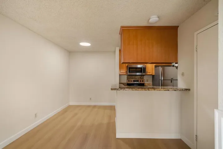 385 Mandarin Drive 11, Daly City, California 94015