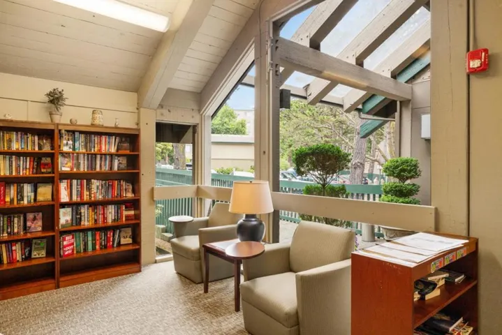 385 Mandarin Drive 11, Daly City, California 94015