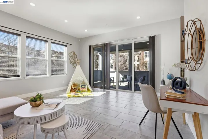 Family Room - Patio