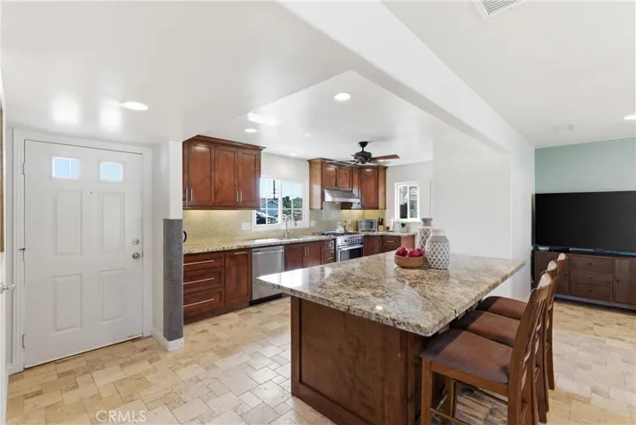Entry door to the left brings you into this inviting floorplan