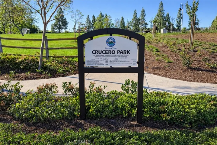Just a short stroll from the home — Crucero Park is just a short stroll from the home.  Recently renovated with scenic walking paths, convenient doggie bag stations, and plenty of open grassy space to run, play, and unwind.