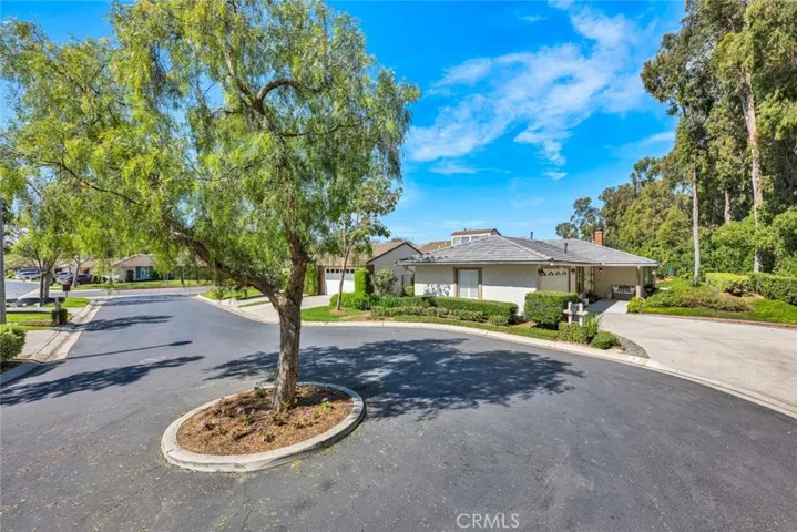 Shared culdesac with only 4 other homes.