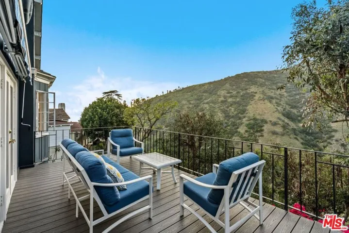 2109 Castilian Drive, Los Angeles, California 90068