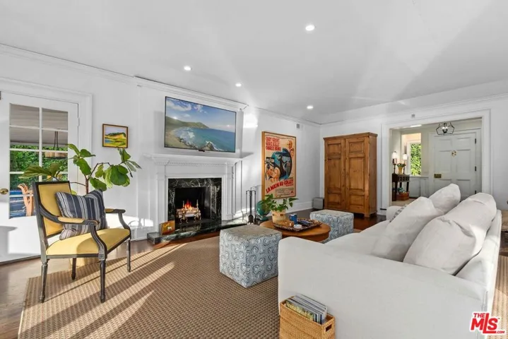 2109 Castilian Drive, Los Angeles, California 90068