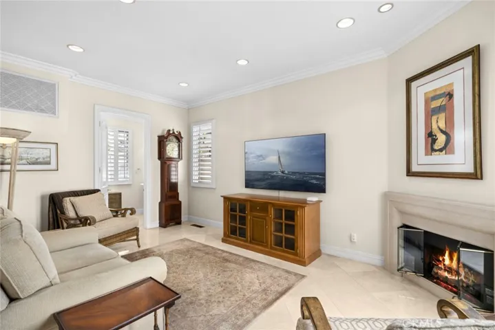 521 Via Lido Nord, Newport Beach, California 92663