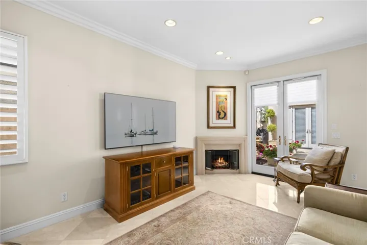 521 Via Lido Nord, Newport Beach, California 92663
