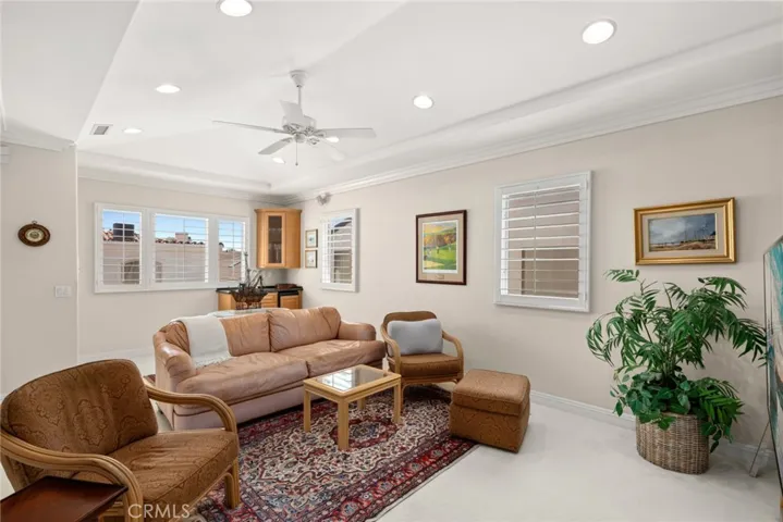 521 Via Lido Nord, Newport Beach, California 92663