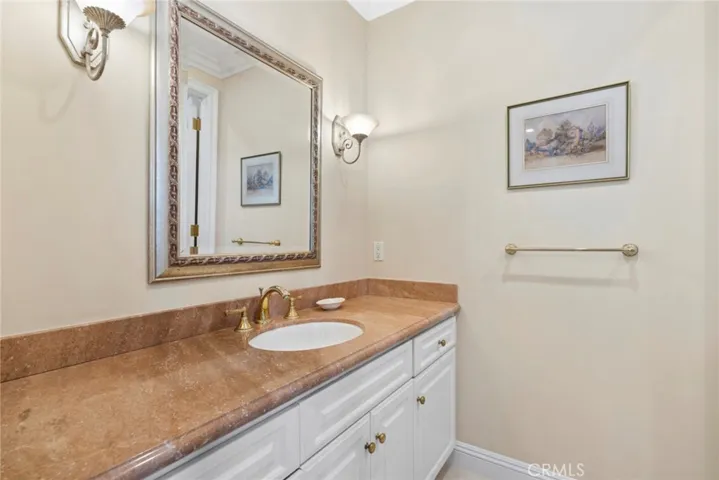 521 Via Lido Nord, Newport Beach, California 92663
