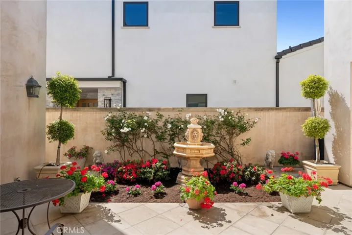 521 Via Lido Nord, Newport Beach, California 92663