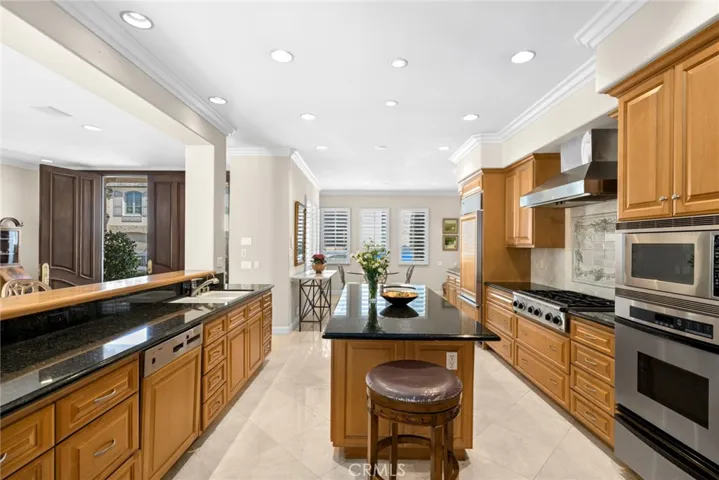 521 Via Lido Nord, Newport Beach, California 92663