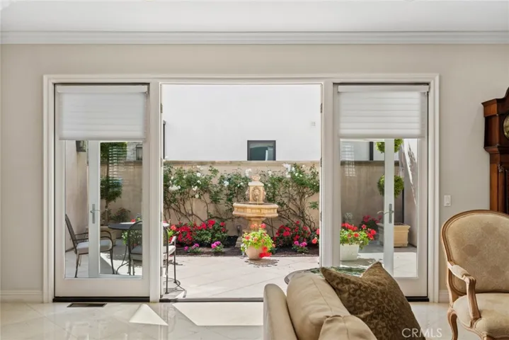 521 Via Lido Nord, Newport Beach, California 92663