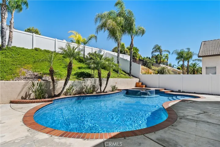 23992 23992 Chatenay, Murrieta, California 92562