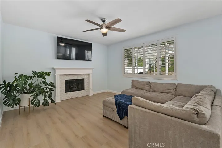 23992 23992 Chatenay, Murrieta, California 92562
