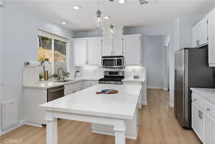 23992 23992 Chatenay, Murrieta, California 92562