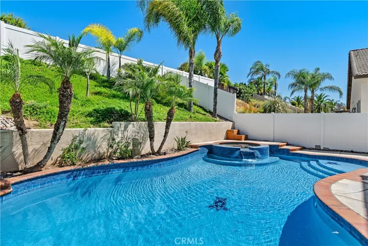 23992 23992 Chatenay, Murrieta, California 92562