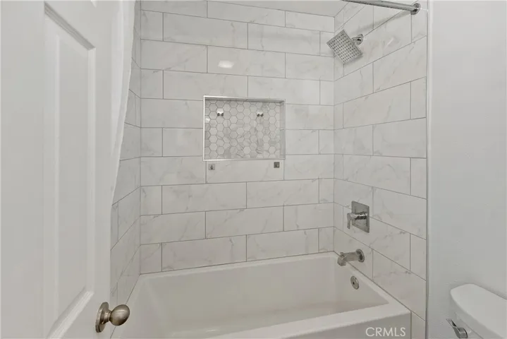23992 23992 Chatenay, Murrieta, California 92562