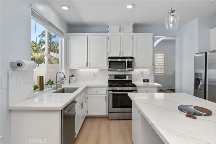 23992 23992 Chatenay, Murrieta, California 92562