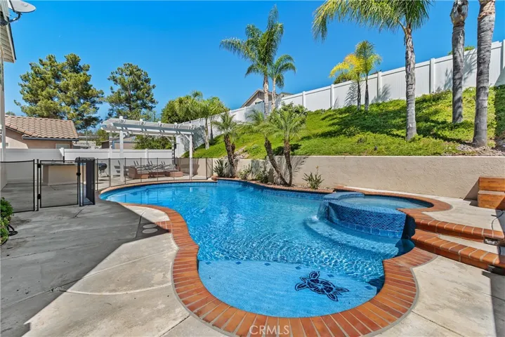 23992 23992 Chatenay, Murrieta, California 92562
