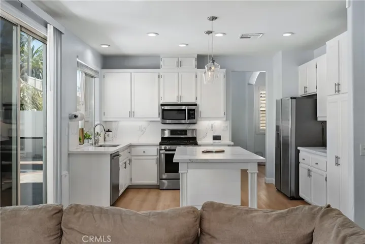 23992 23992 Chatenay, Murrieta, California 92562