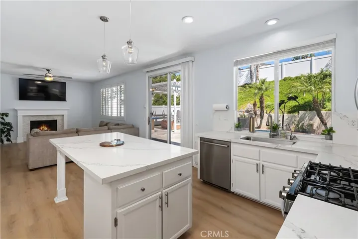 23992 23992 Chatenay, Murrieta, California 92562