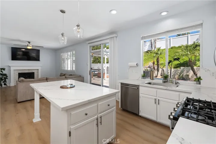 23992 23992 Chatenay, Murrieta, California 92562