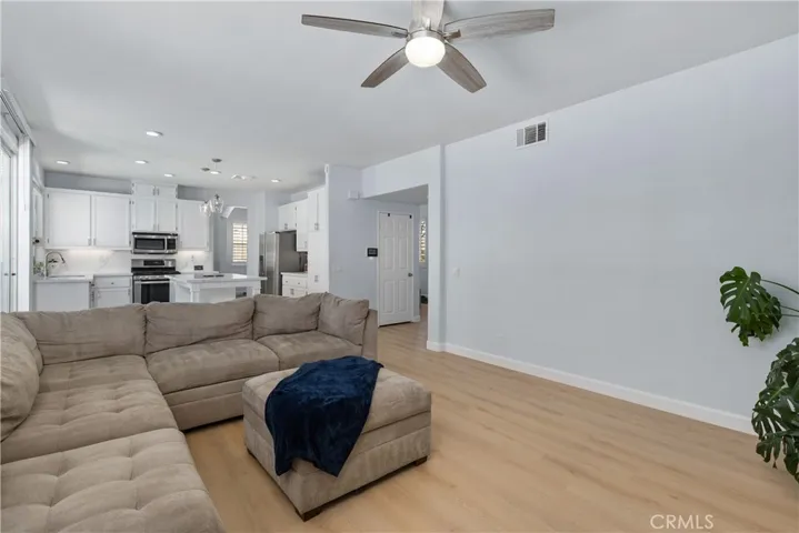 23992 23992 Chatenay, Murrieta, California 92562