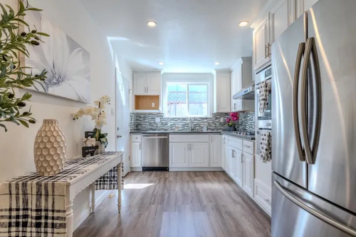 352 Monterey Road, Pacifica, California 94044