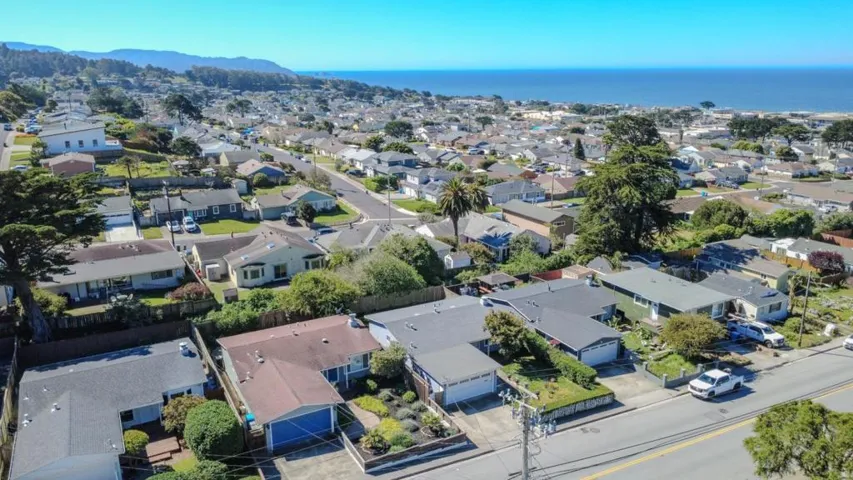 352 Monterey Road, Pacifica, California 94044
