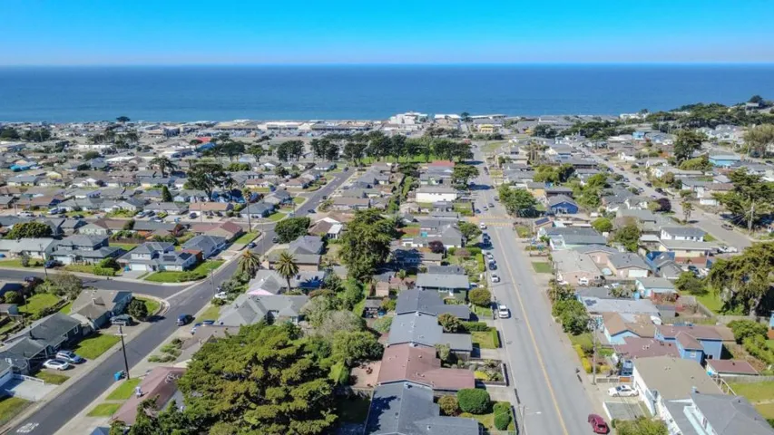 352 Monterey Road, Pacifica, California 94044